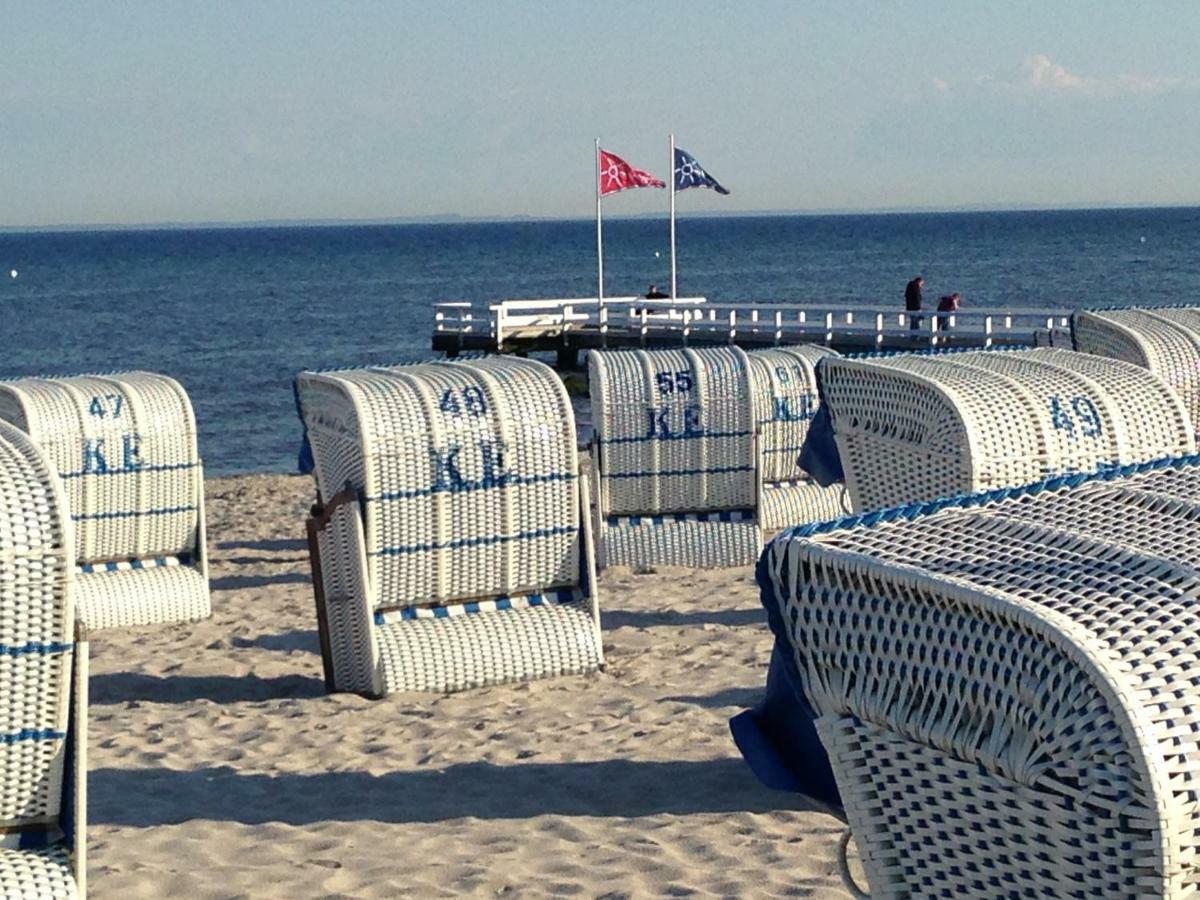 Ferienhauser Lensterstrand Екстериор снимка